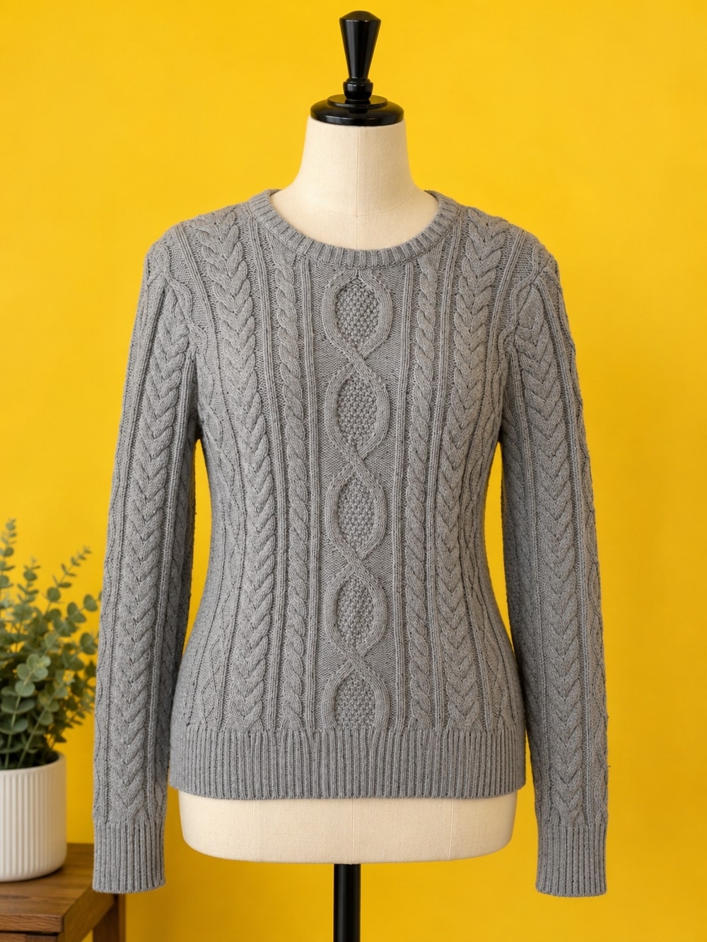 L.L BEAN Classic Cable Knit Crewneck Sweater - Gray- Womens M